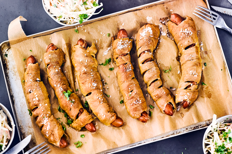 Rezeptbild Pretzeldogs mit Cole Slaw, Quelle: EDEKA