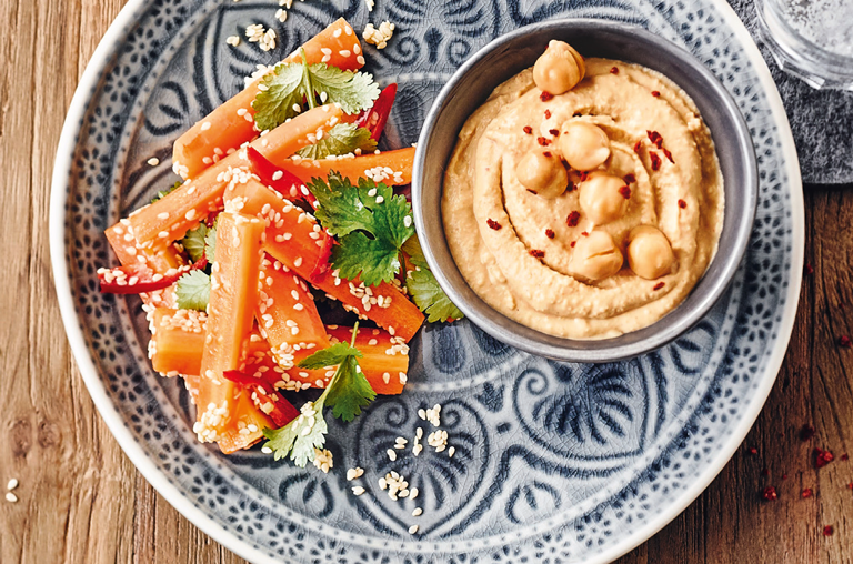 Rezeptbild Hummus mit Karottensticks, Quelle: EDEKA