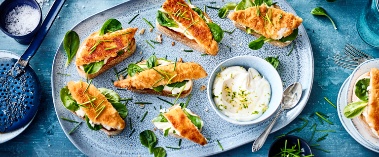 EDEKA-Rezept Panierte Schollenfilets auf Brot