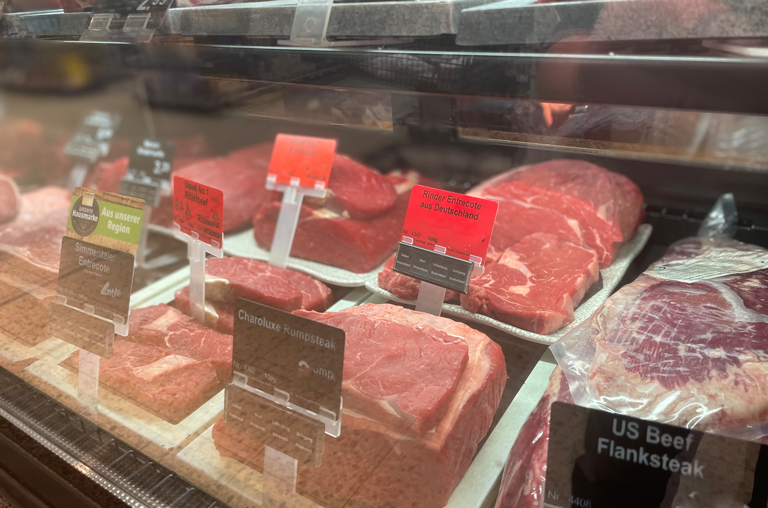 Die Premium- Zuschnitte wie Flanksteaks, Rumpsteak und Entrecotes