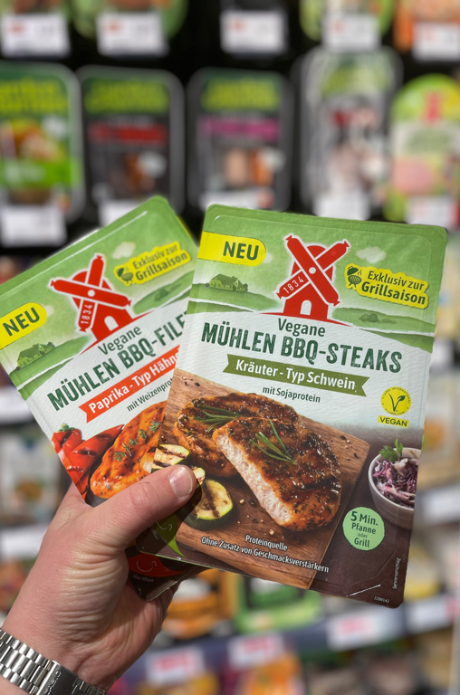 vegane Mühlen-BBQ-Steaks und -filets der Rügenwalder Mühle Nahansicht