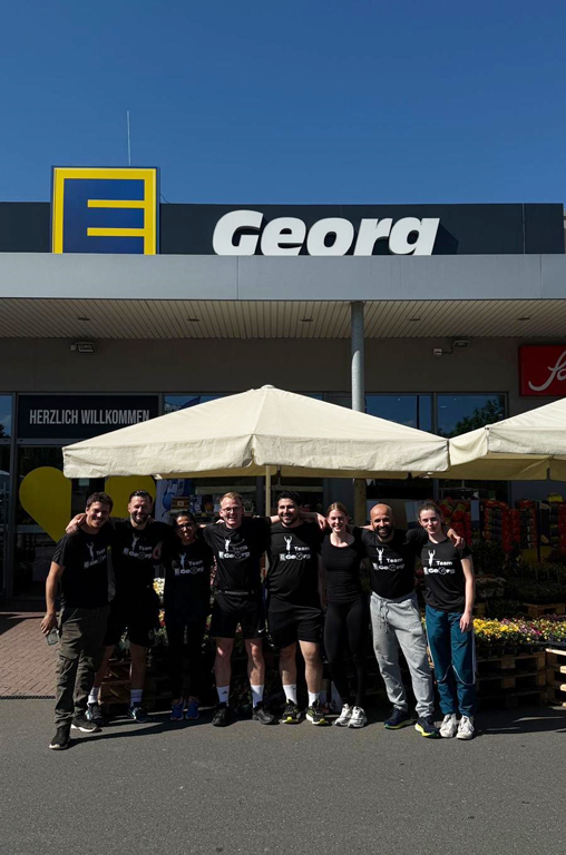 Die Gruppe von EDEKA Georg, die beim Idsteiner Stadtlauf teilgenommen hat von vorn