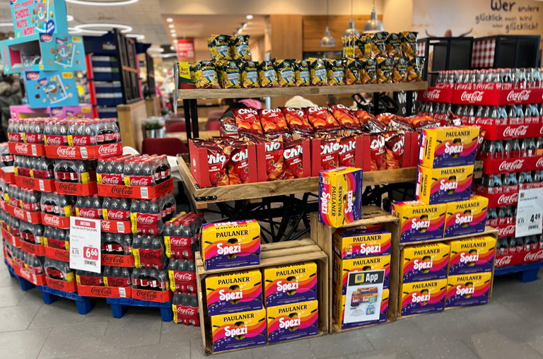 Super Bowl Artikel Aufbau Idstein Cola, Chips